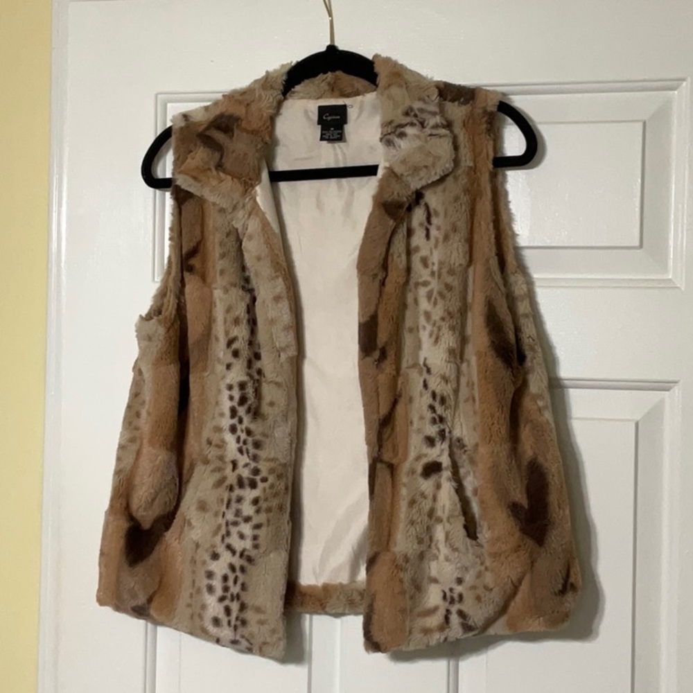 Cejon Faux Fur Animal Print Vest - Medium